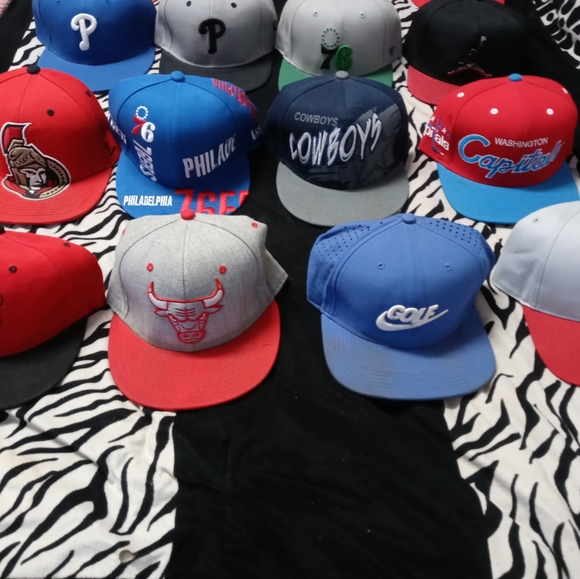 16 snapback hats $20 each - Picture 5 of 9